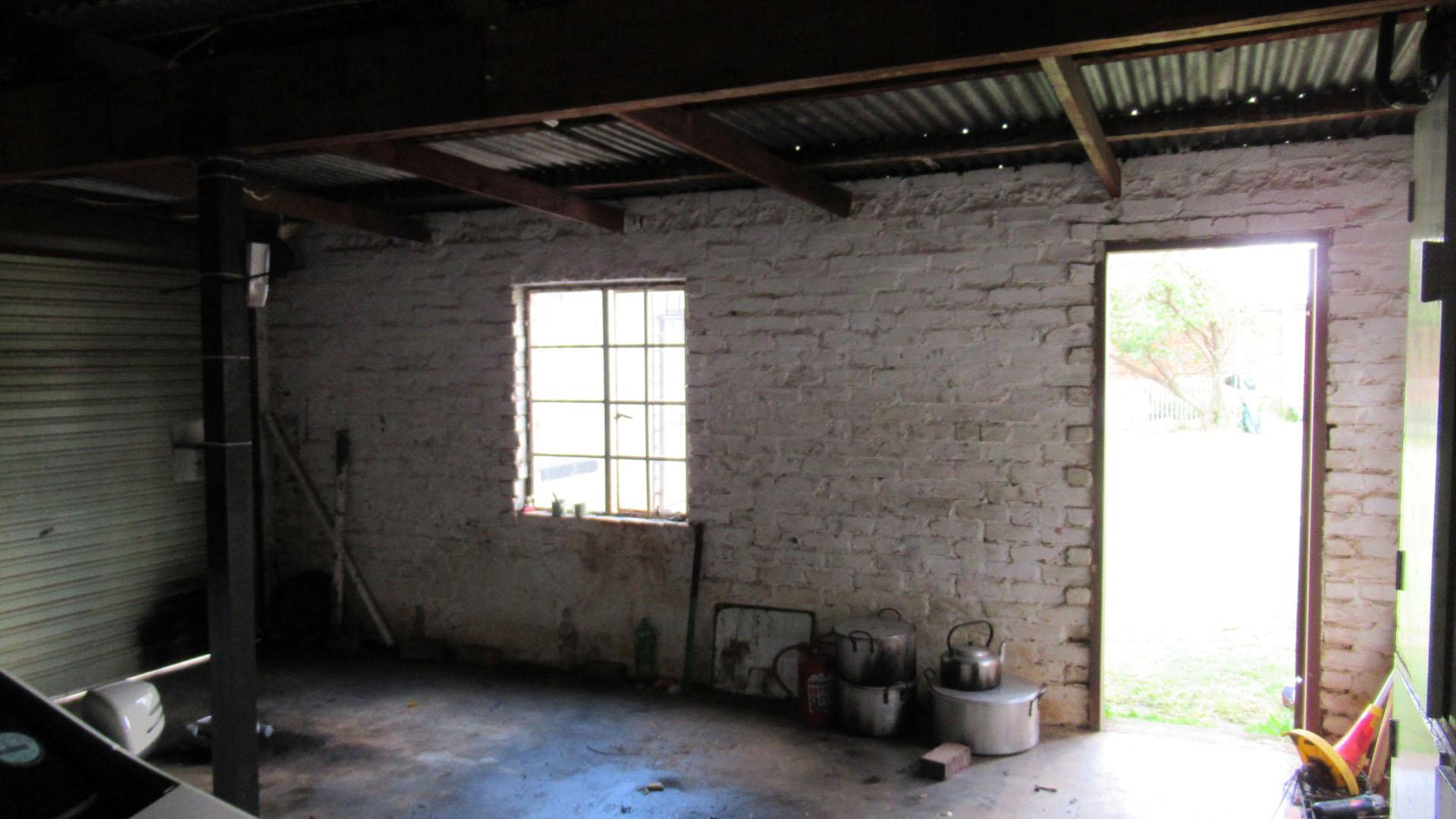 Spaces - 20 square meters of property in Daggafontein