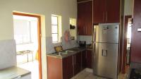 Kitchen - 18 square meters of property in Daggafontein