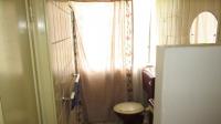 Main Bathroom - 12 square meters of property in Daggafontein