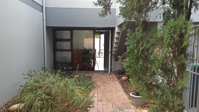 3 Bedroom Apartment for Sale For Sale in Stellenryk - Private Sale - MR505392