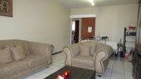 Lounges - 28 square meters of property in Haddon