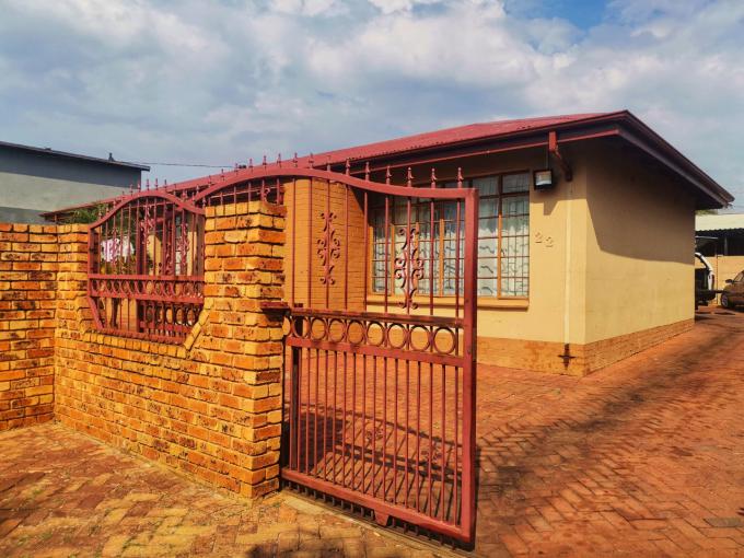 3 Bedroom House for Sale For Sale in Westpark MR505412 M