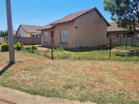 Front View of property in Boitekong