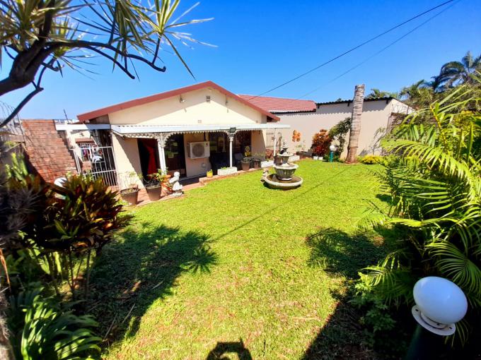 4 Bedroom Simplex for Sale For Sale in Montclair (Dbn) - MR505456