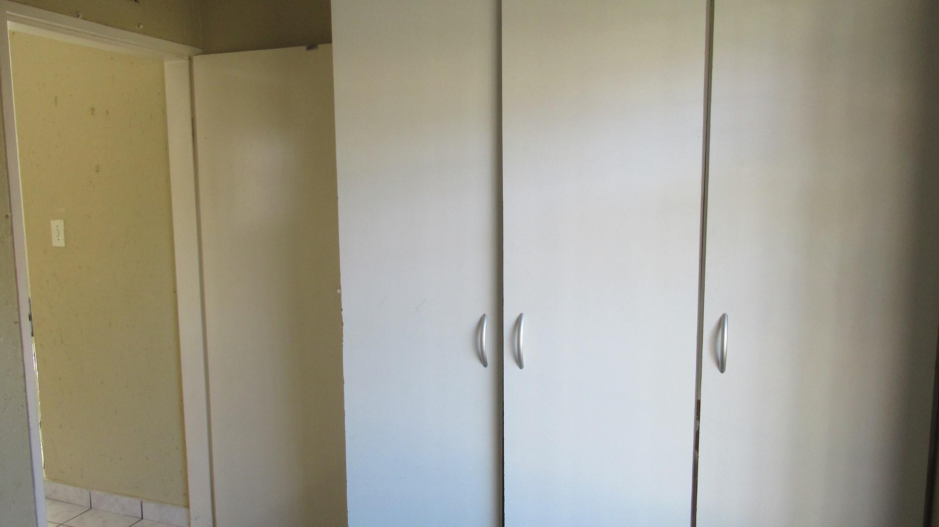 Bed Room 2 - 9 square meters of property in Meredale