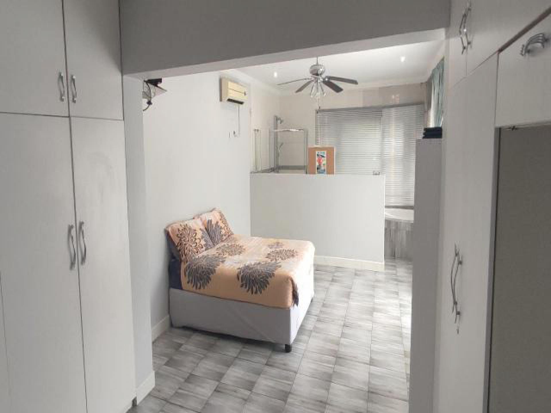 Main Bedroom of property in Beacon Bay North