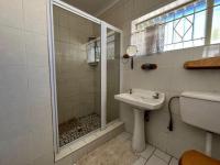 Bathroom 1 of property in Birchleigh