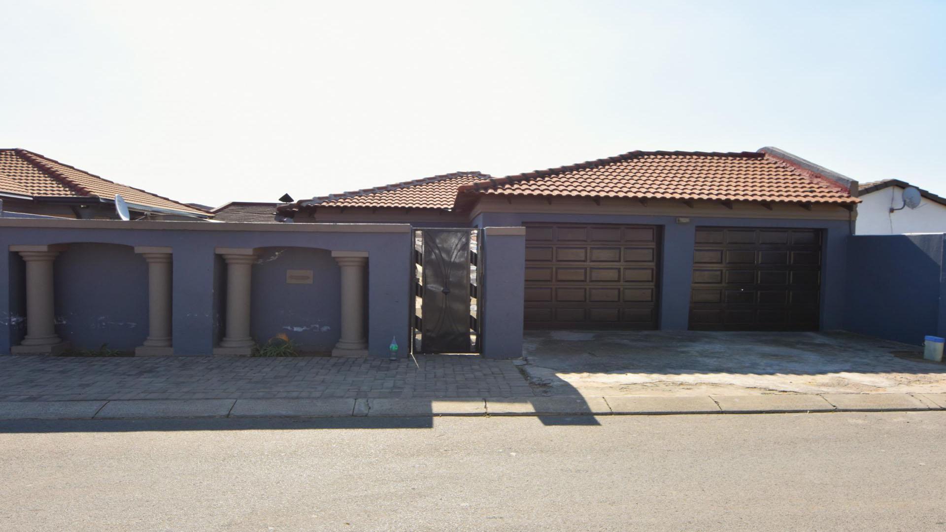 Front View of property in Windmill Park