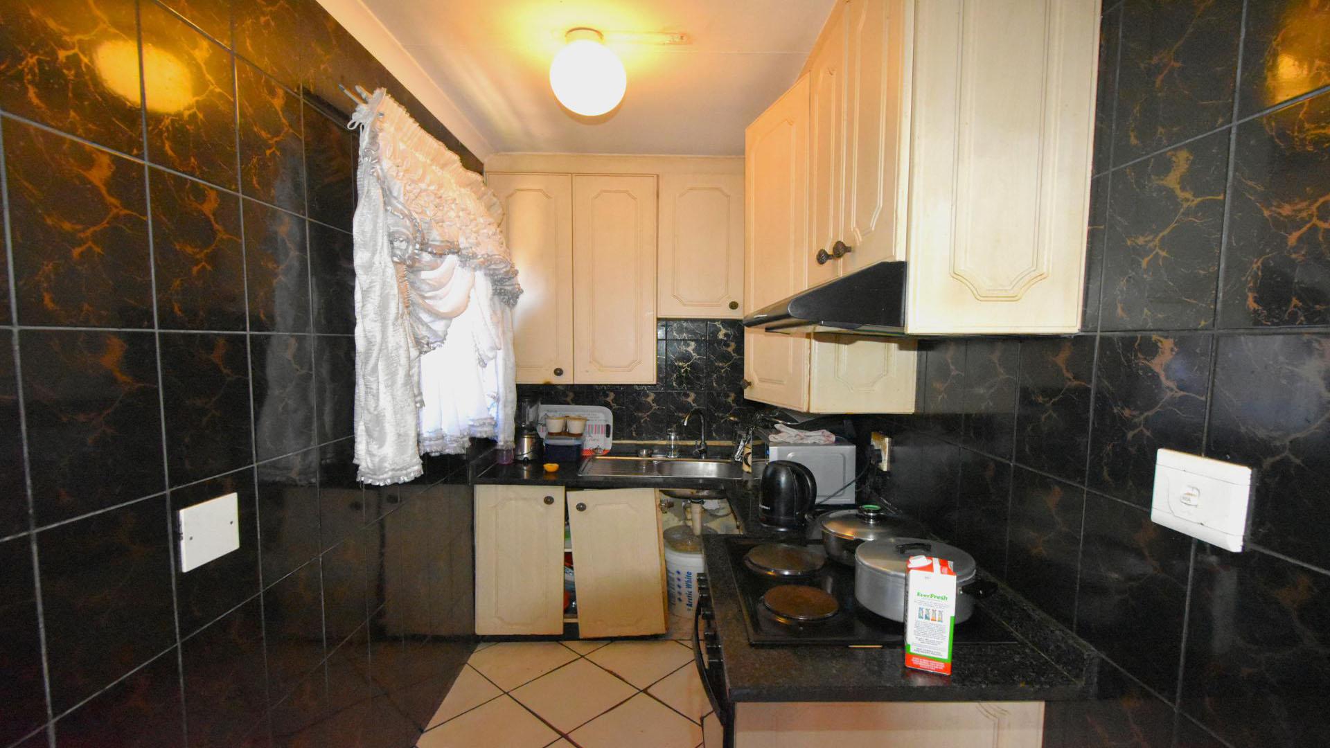 Kitchen of property in Windmill Park