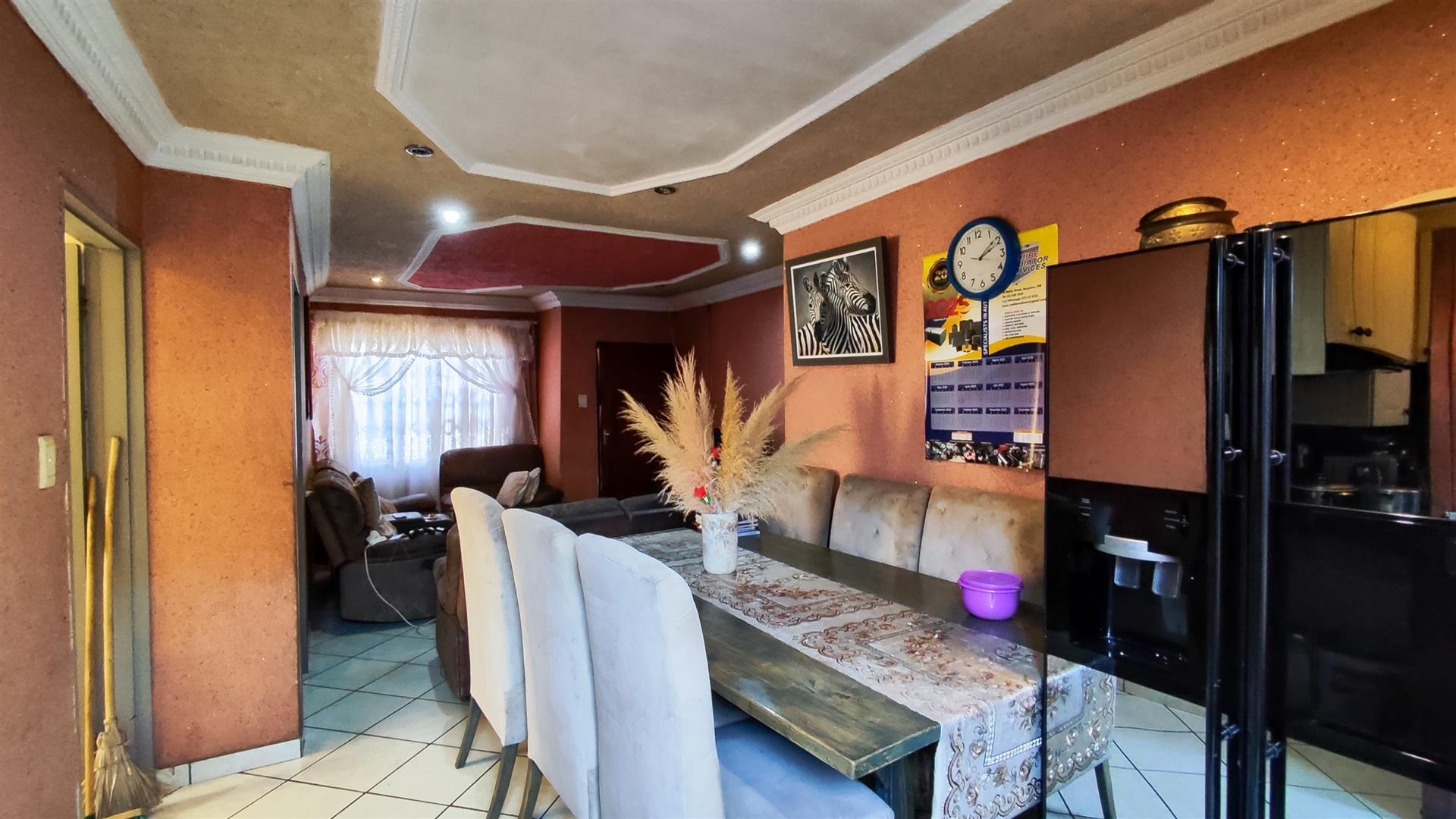 Dining Room - 12 square meters of property in Windmill Park