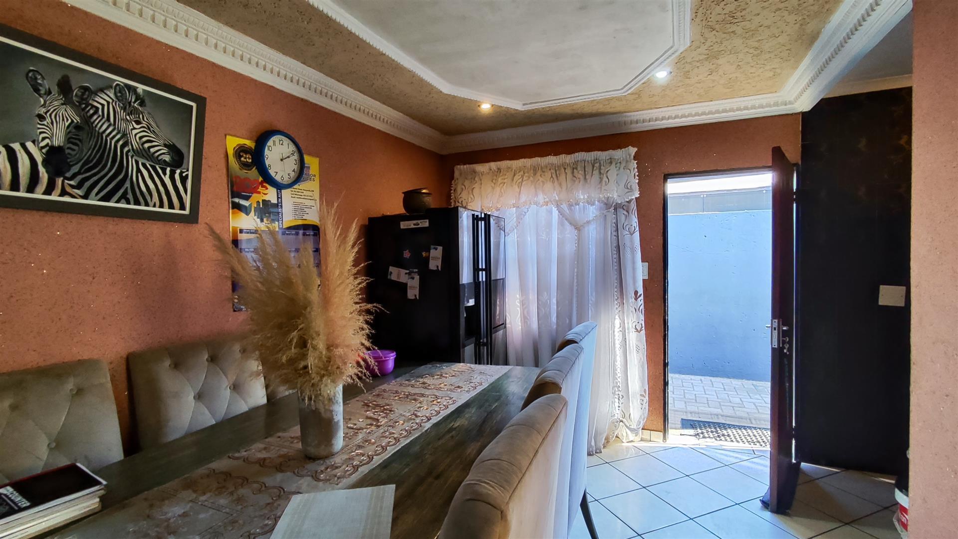 Dining Room - 12 square meters of property in Windmill Park