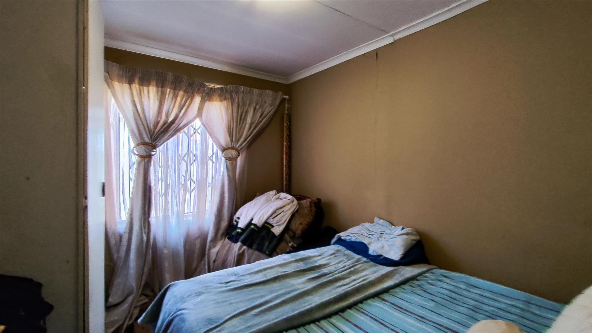 Bed Room 2 - 9 square meters of property in Windmill Park