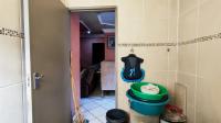 Bathroom 1 - 5 square meters of property in Windmill Park