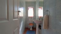 Bathroom 2 - 3 square meters of property in Maroeladal