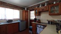 Kitchen - 14 square meters of property in Maroeladal