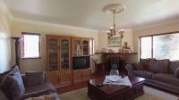 Informal Lounge - 27 square meters of property in Maroeladal