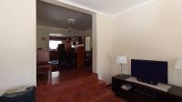 Lounges - 21 square meters of property in Maroeladal