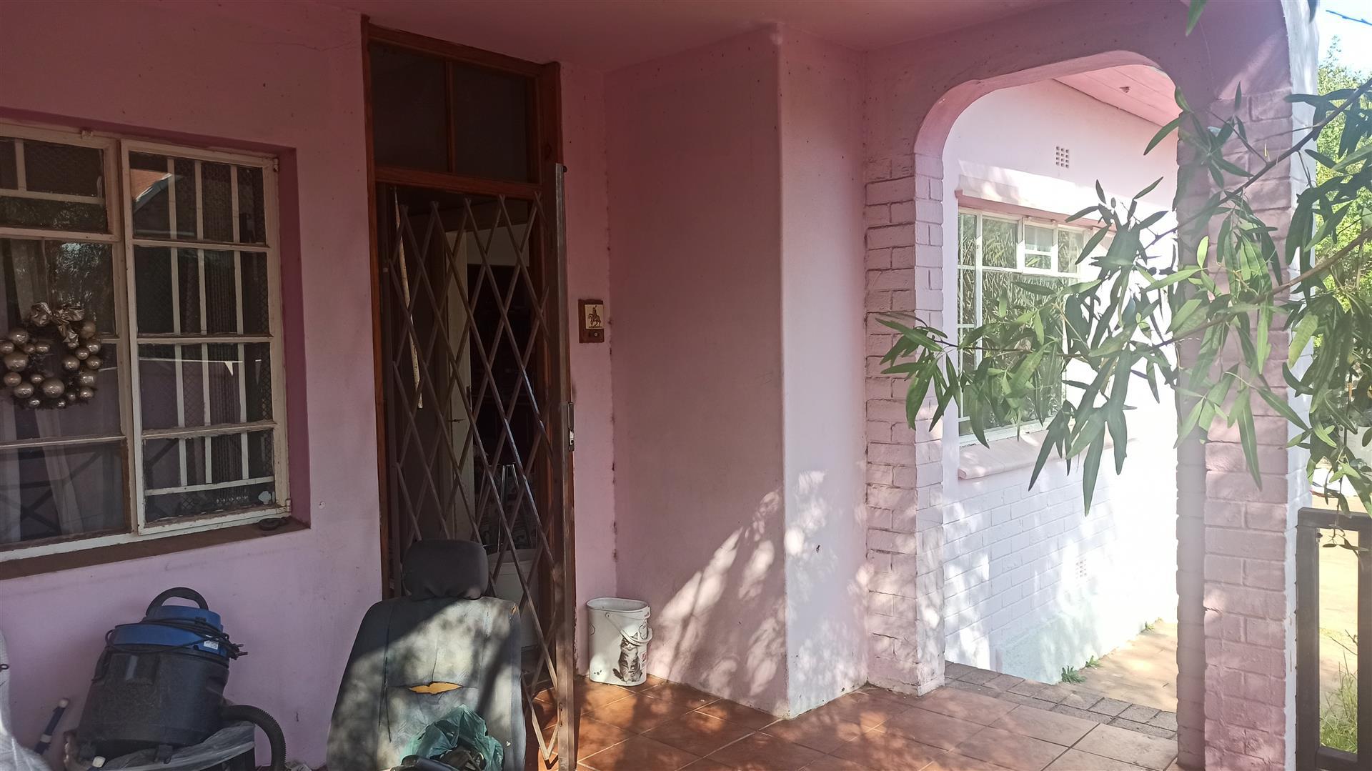 Patio - 49 square meters of property in Stuart`s Hill