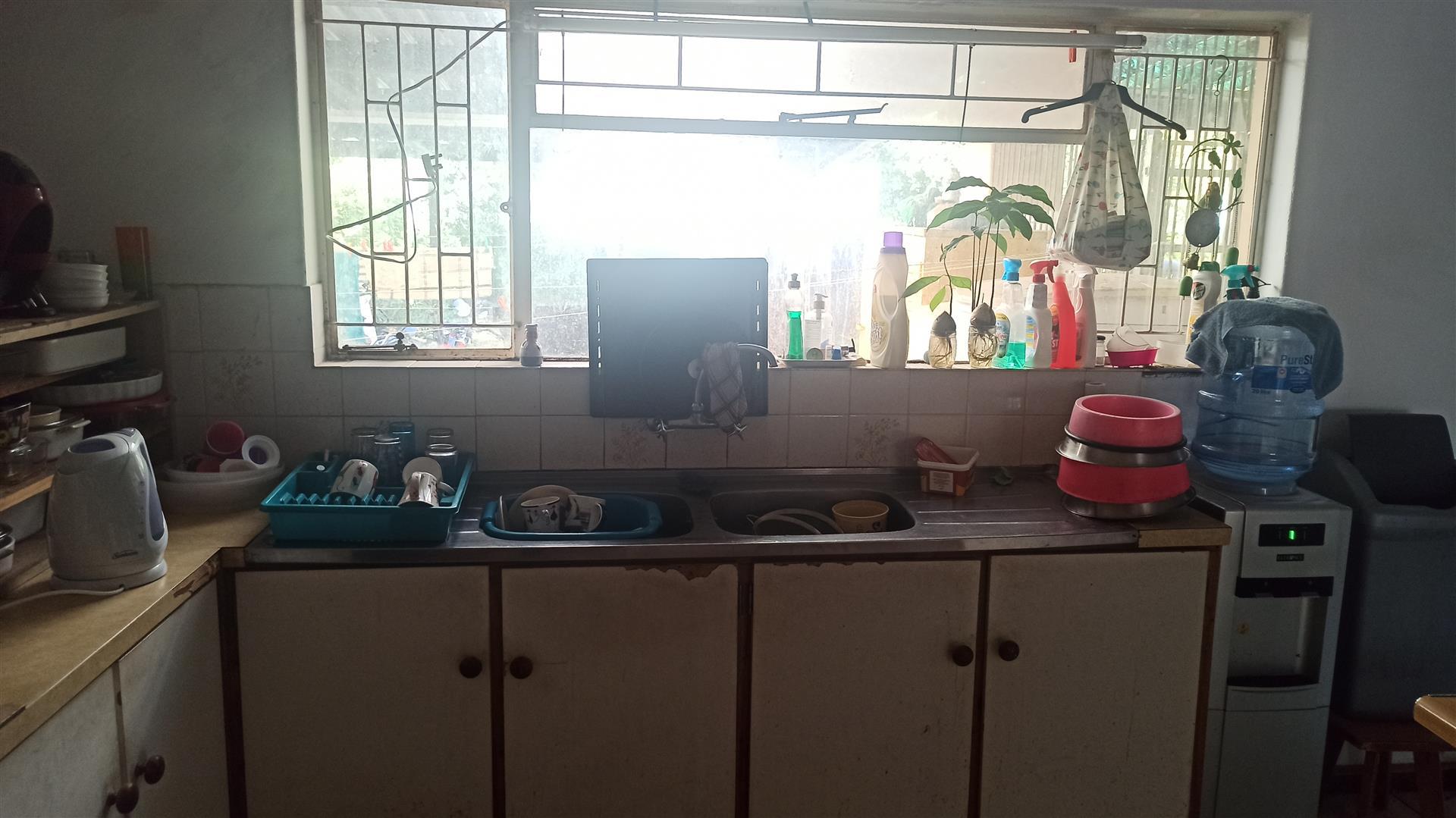 Kitchen - 44 square meters of property in Stuart`s Hill