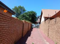 Front View of property in Die Heuwel