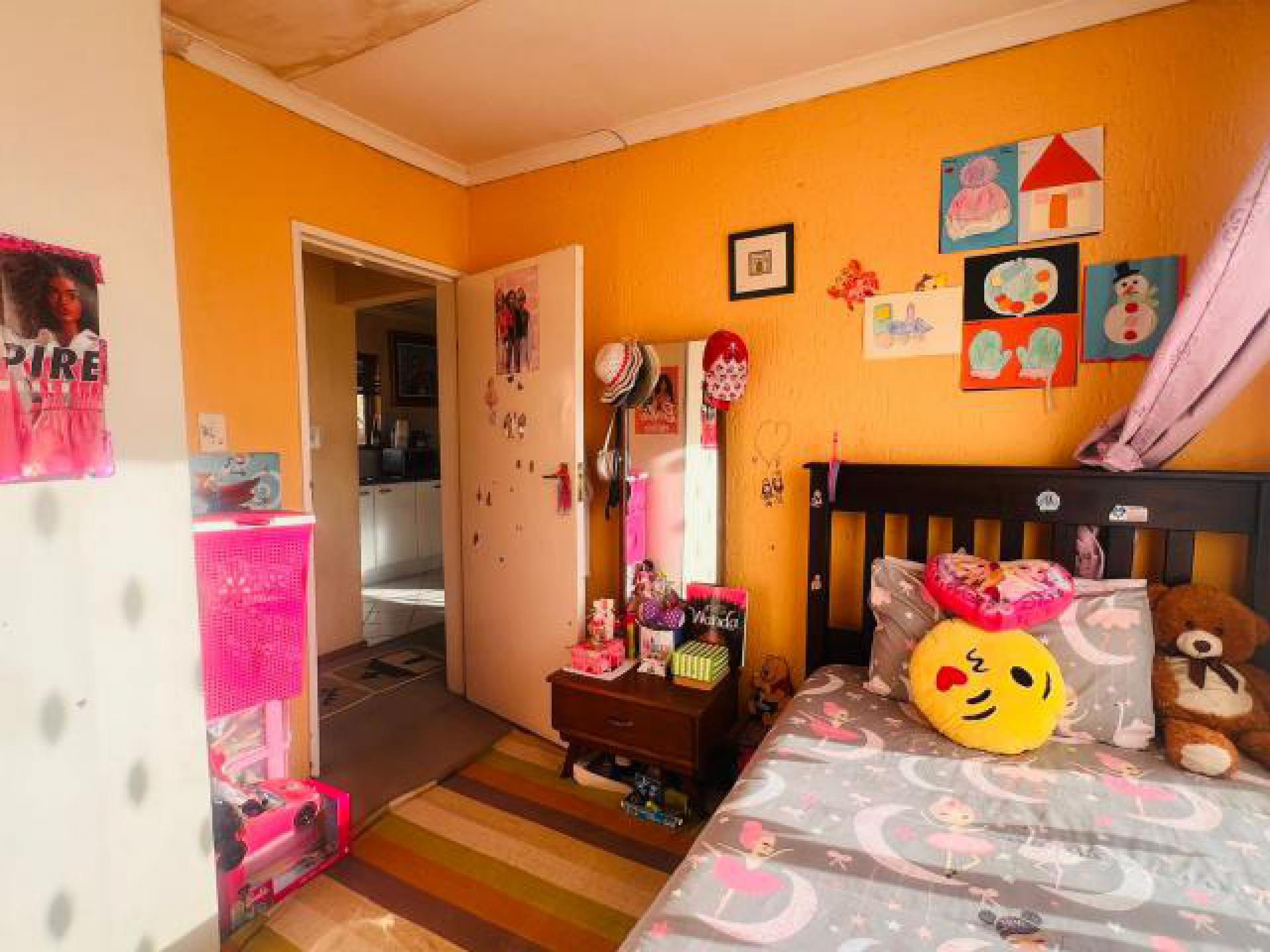 Bed Room 1 of property in Winchester Hills