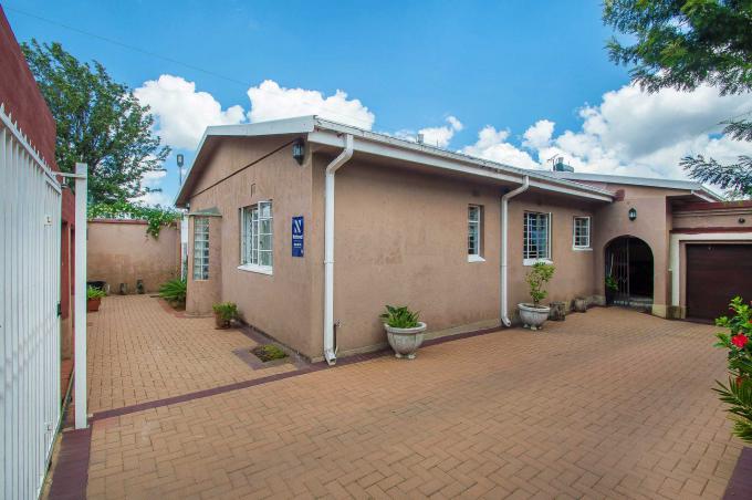5 Bedroom House for Sale For Sale in Newclare - MR506547