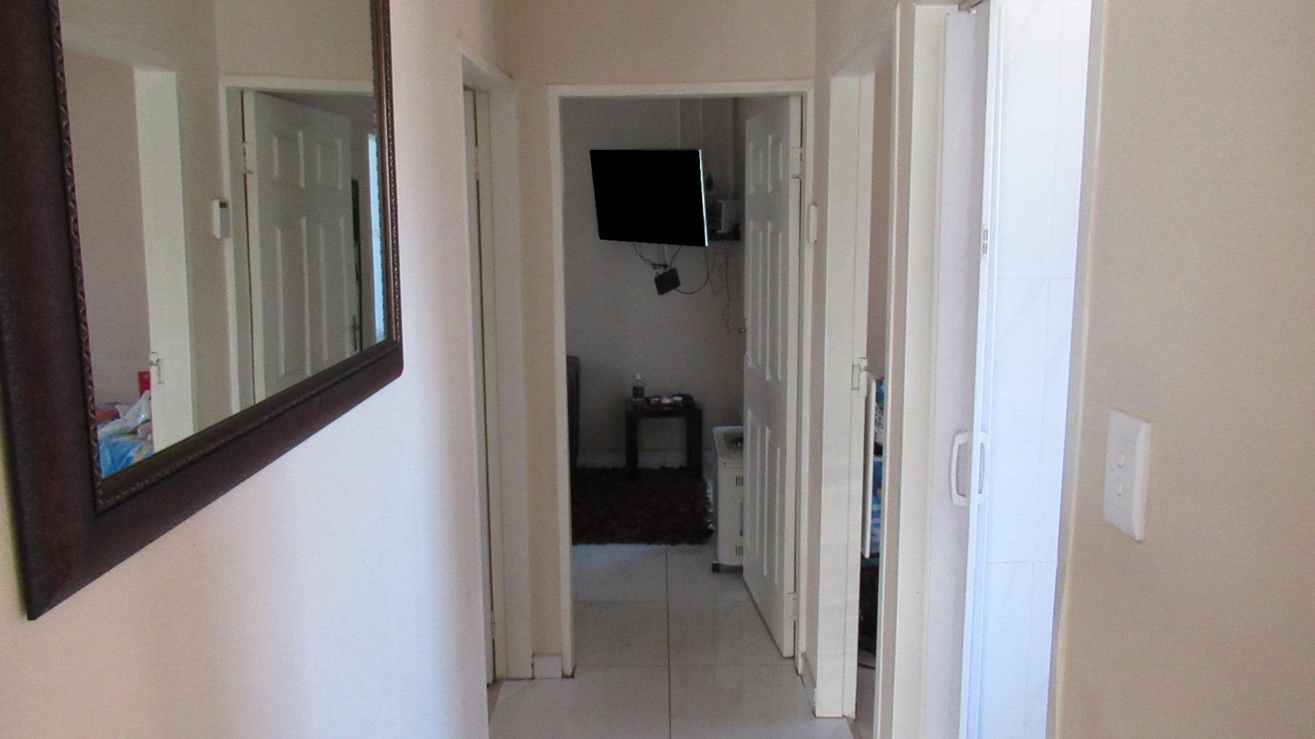 Spaces - 4 square meters of property in Dawn Park