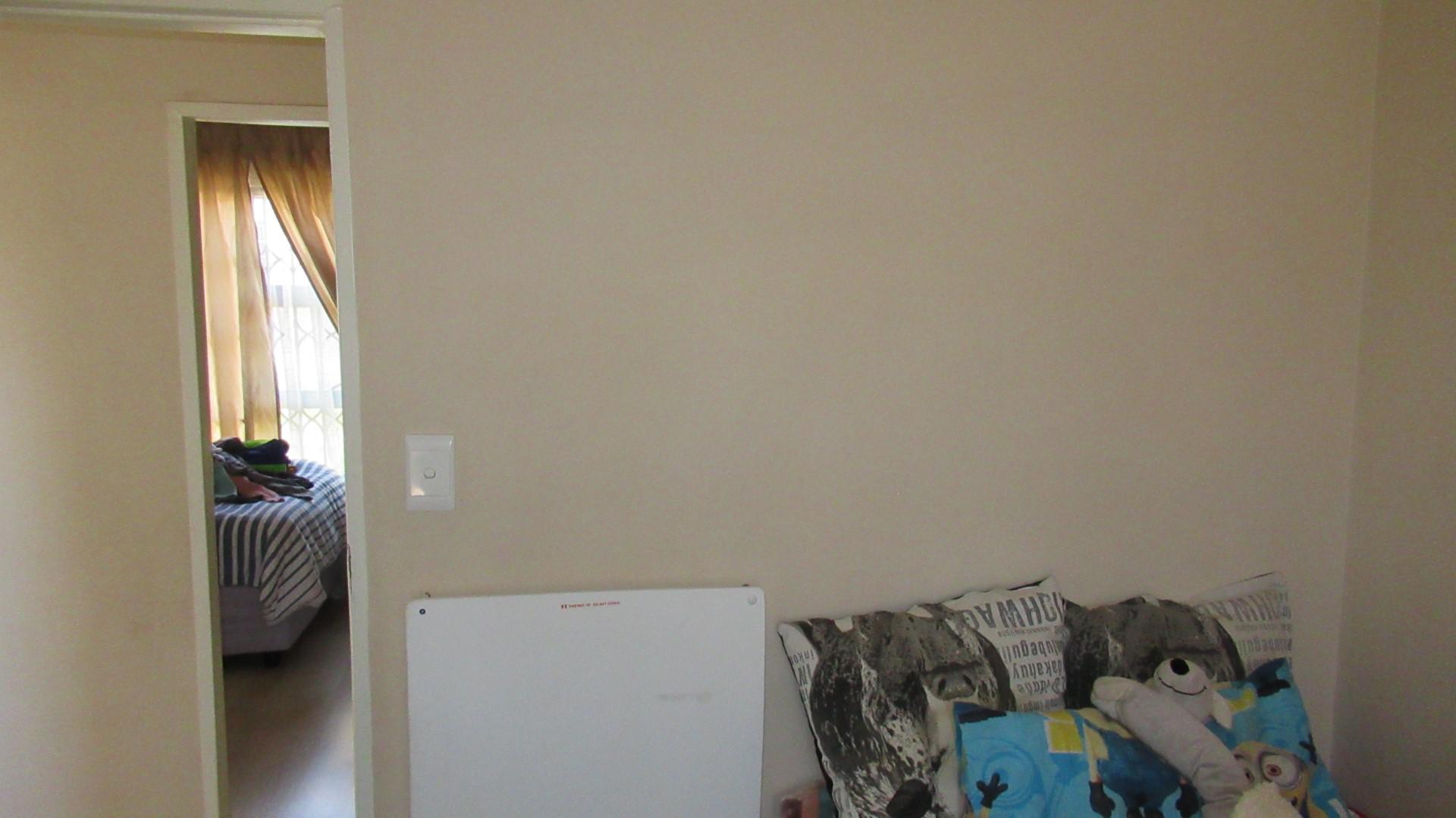 Bed Room 2 - 9 square meters of property in Dawn Park