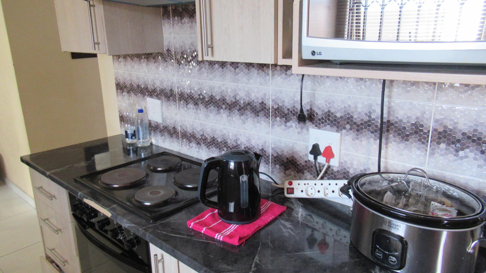 Kitchen - 8 square meters of property in Dawn Park