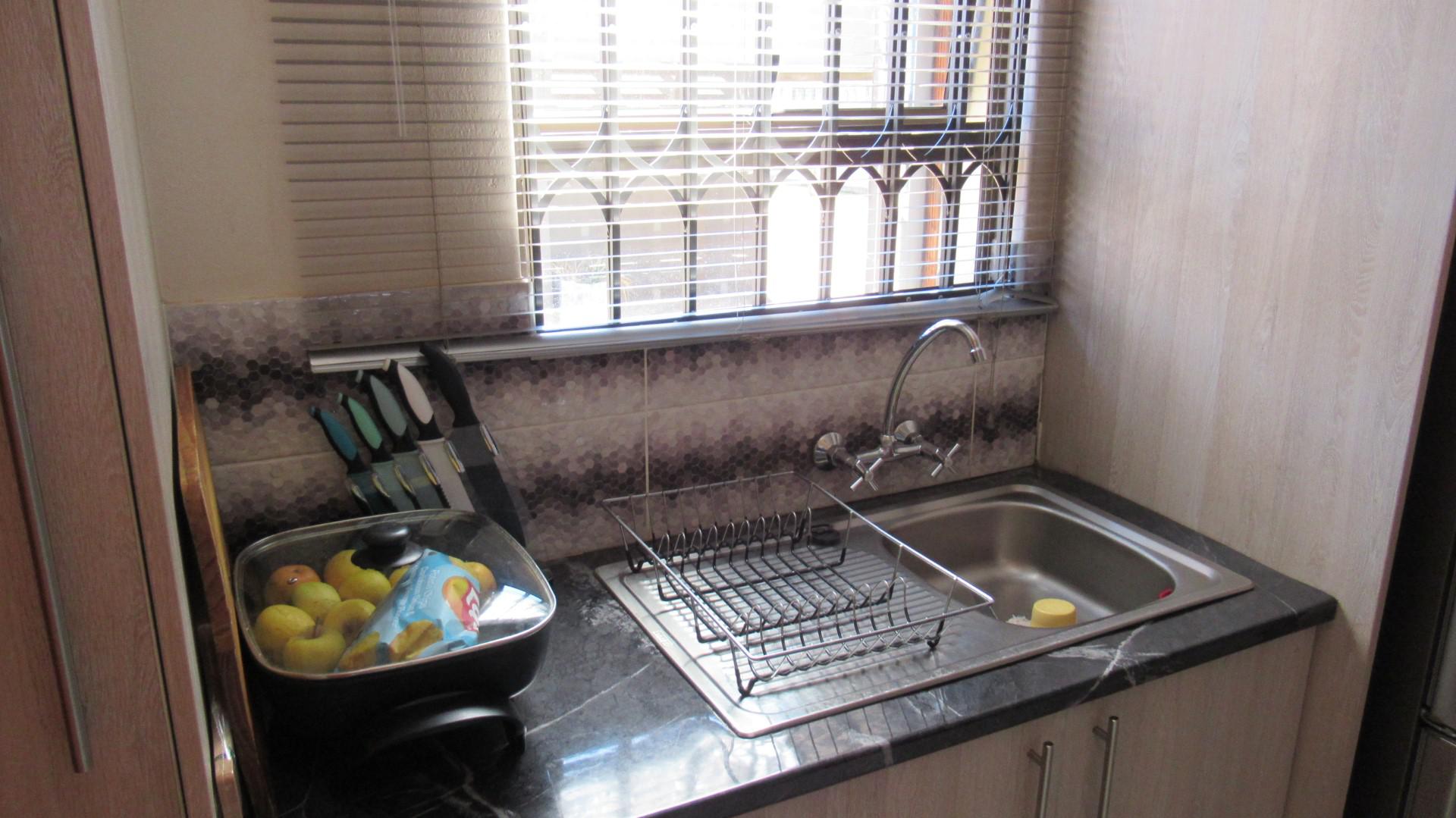 Kitchen - 8 square meters of property in Dawn Park