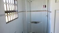 Main Bathroom - 5 square meters of property in Dawn Park