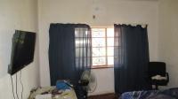 Bed Room 1 - 16 square meters of property in Casseldale