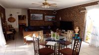 Lounges - 28 square meters of property in Carletonville