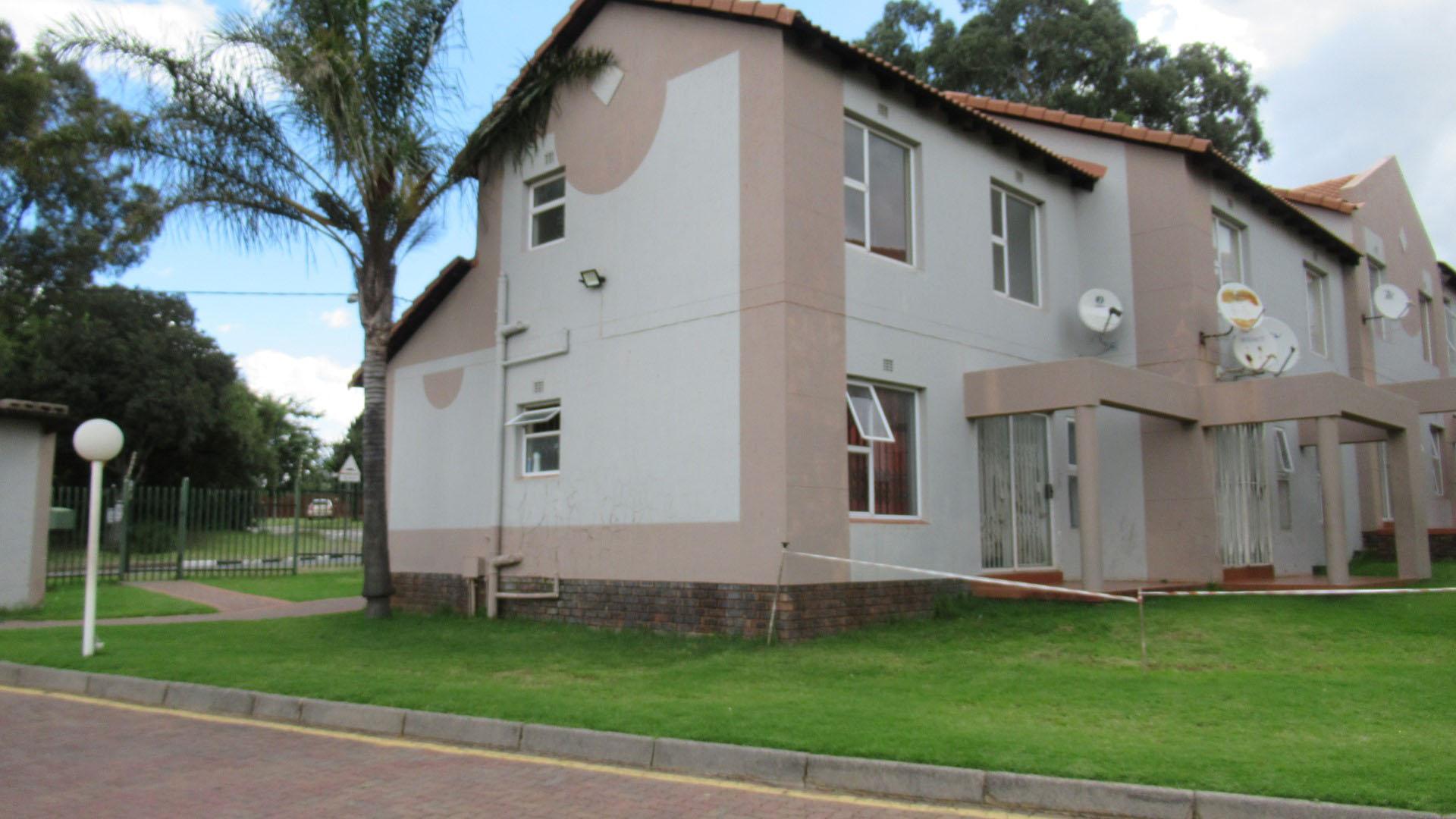 Backyard of property in Meredale