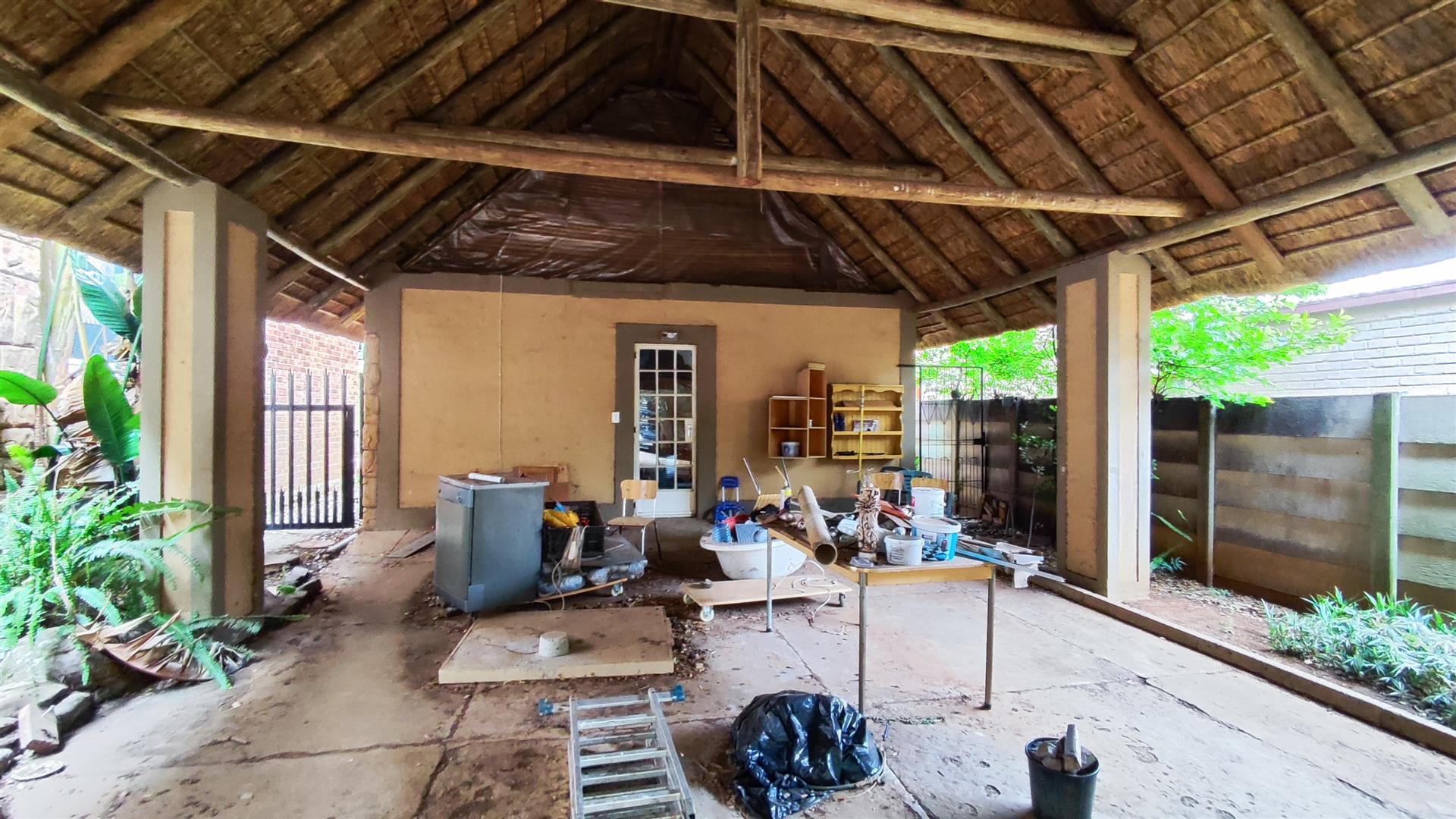 Patio - 37 square meters of property in Rynfield