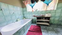 Bathroom 2 of property in Rynfield