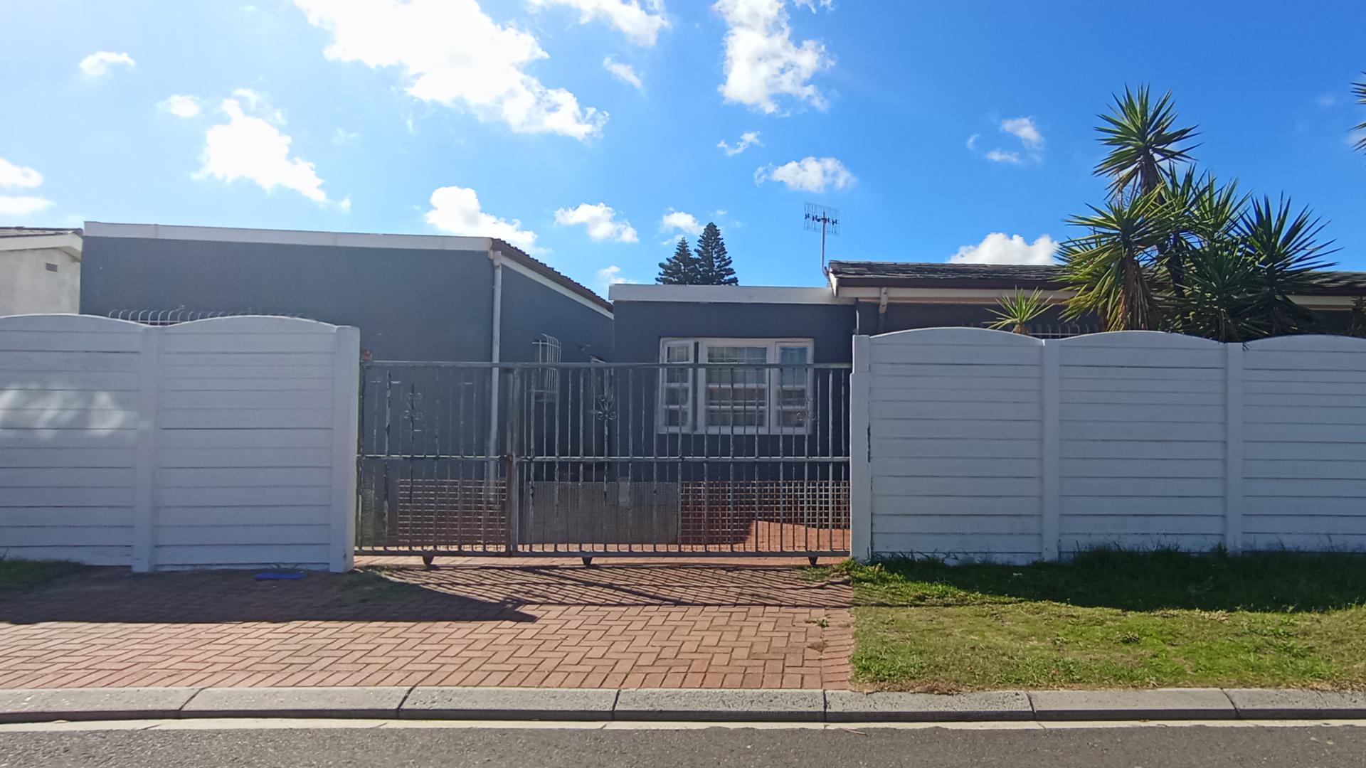 Front View of property in Ottery