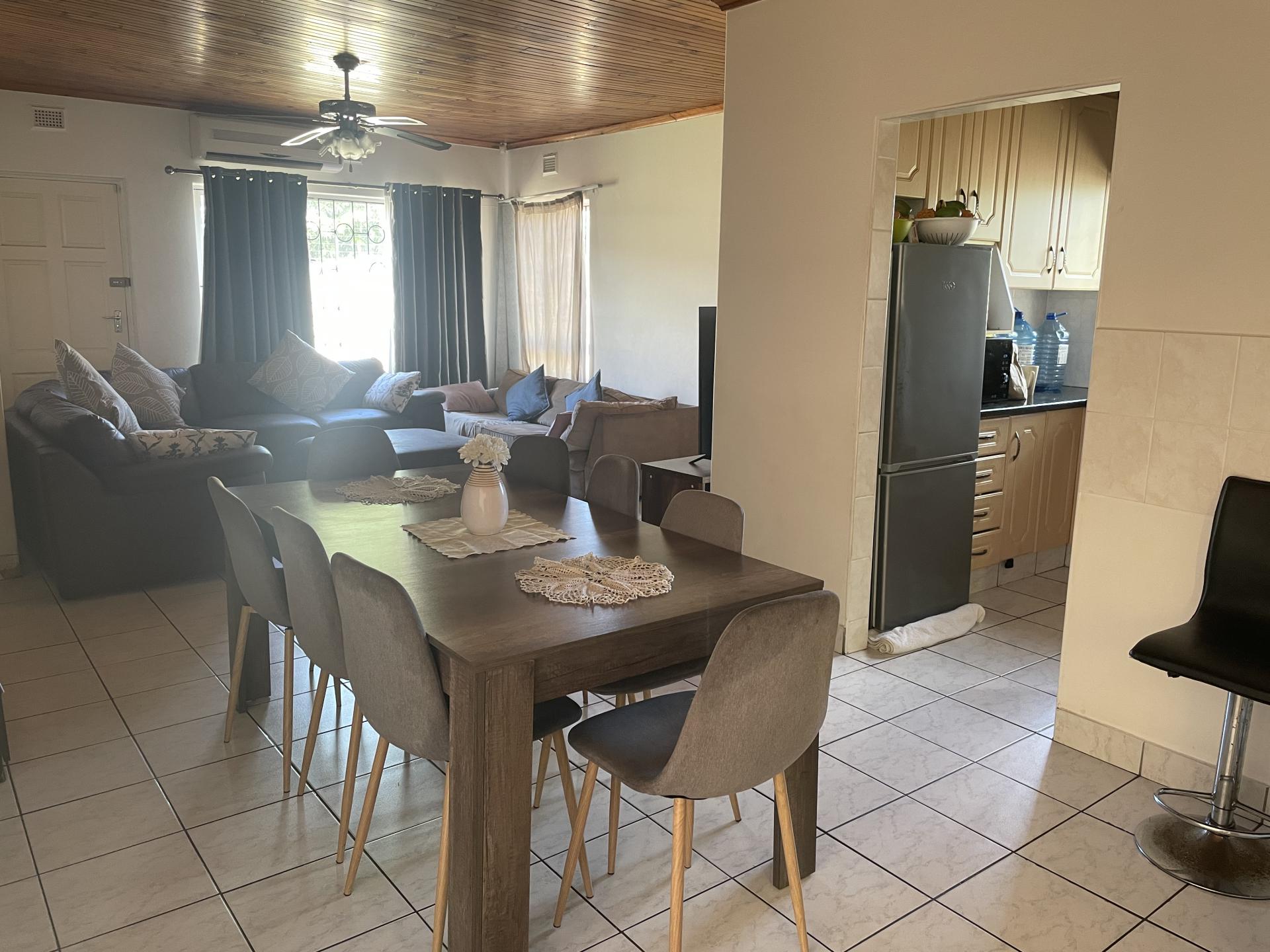 Dining Room - 16 square meters of property in Wild En Weide