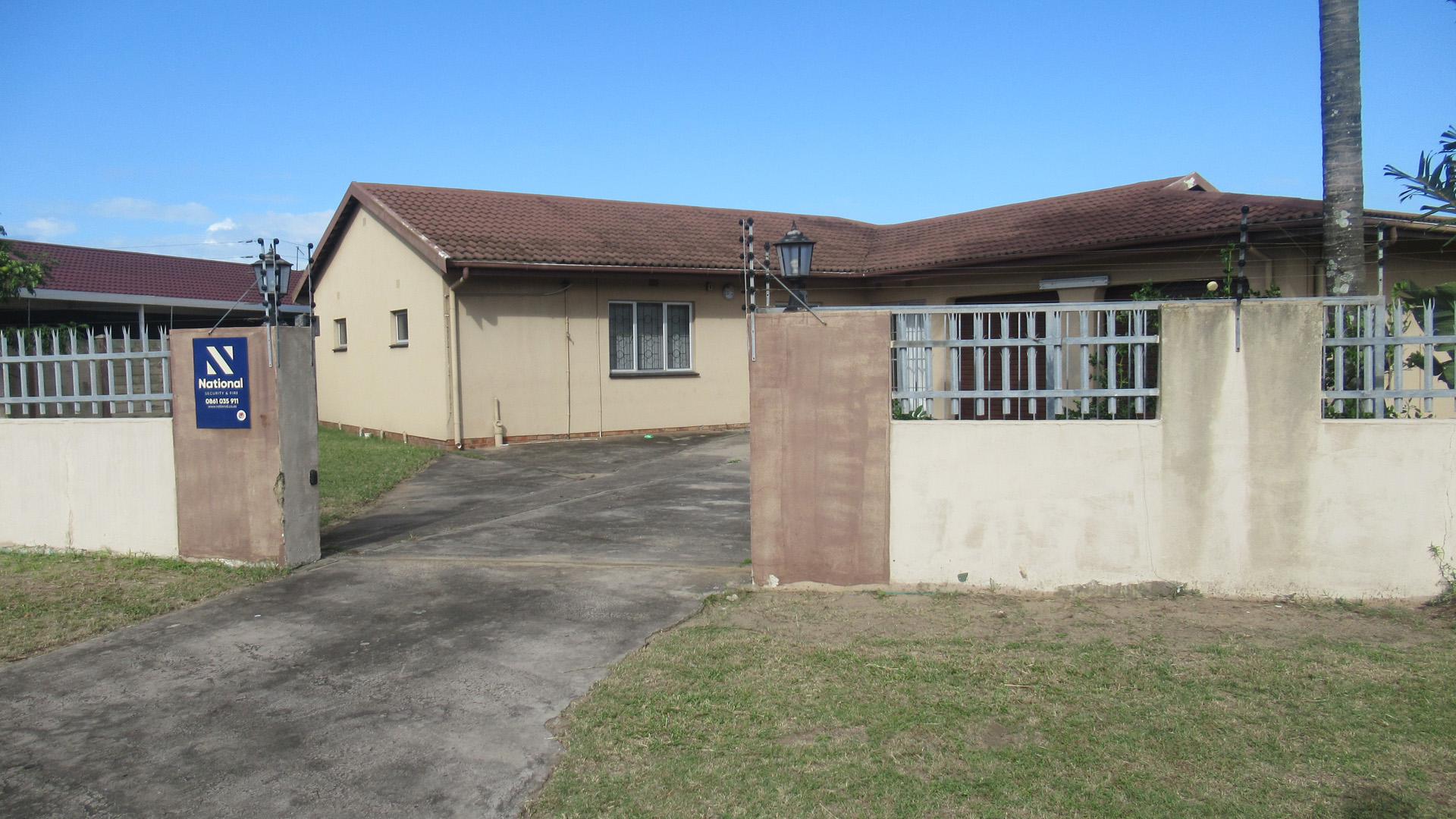 Front View of property in Wild En Weide