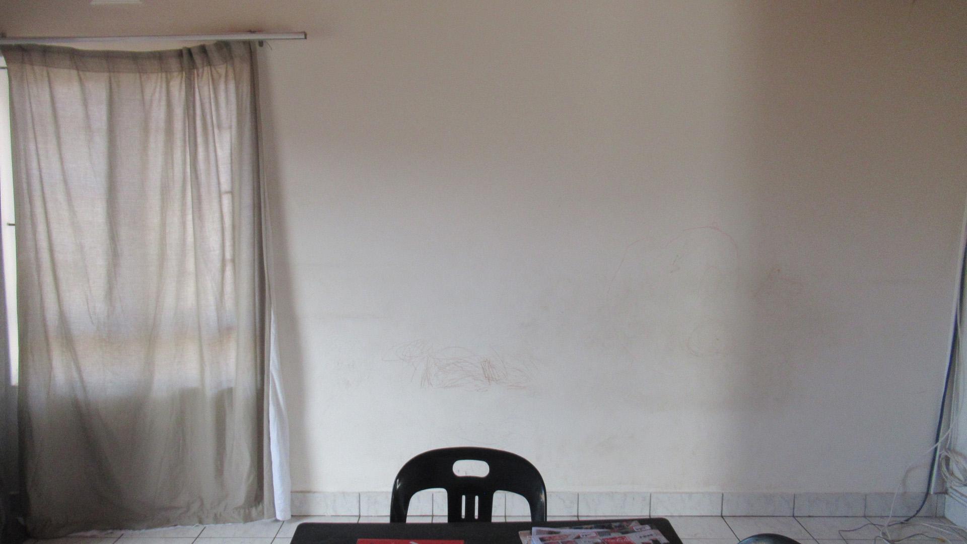 Lounges - 16 square meters of property in Wild En Weide