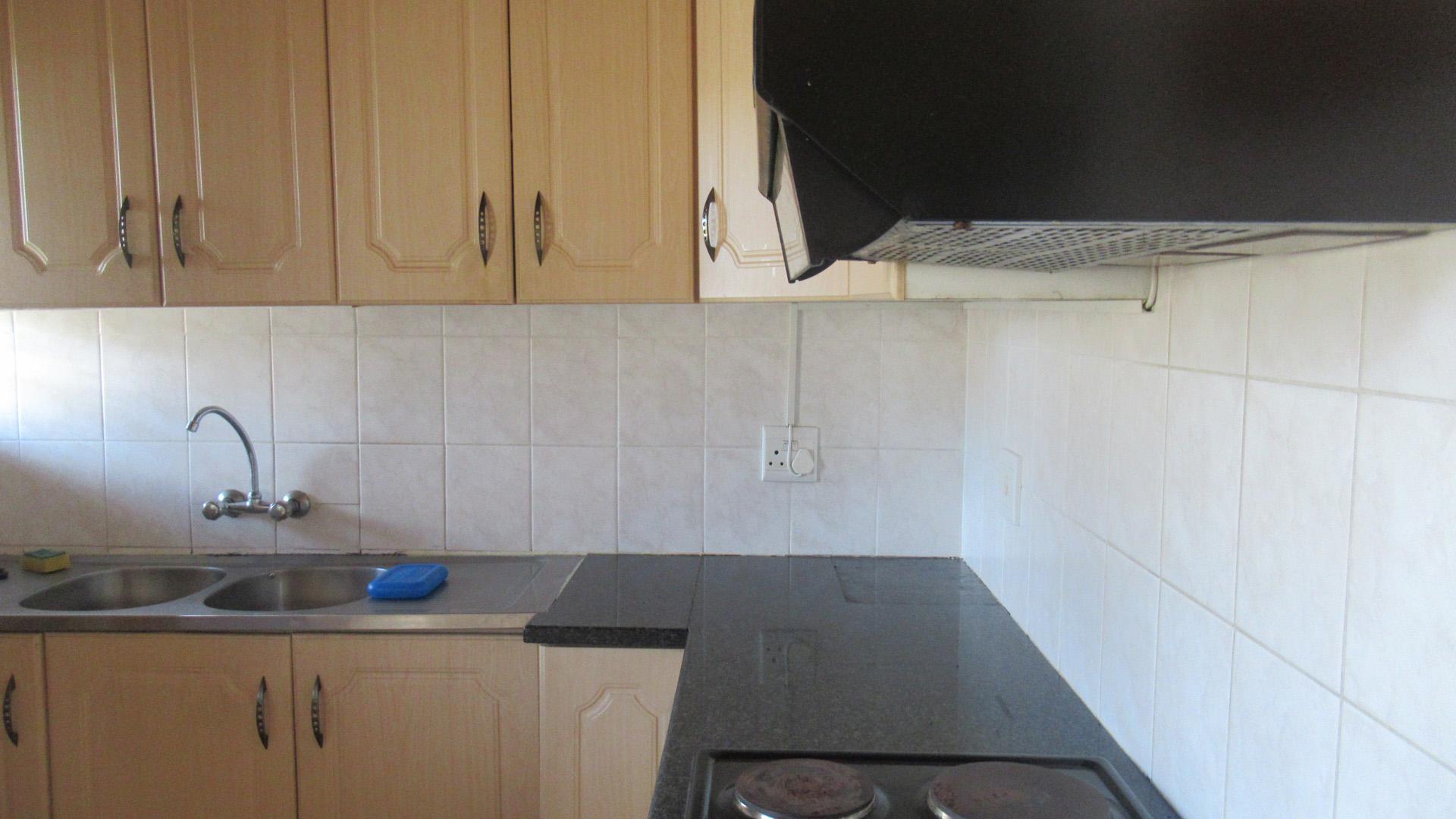 Kitchen - 9 square meters of property in Wild En Weide