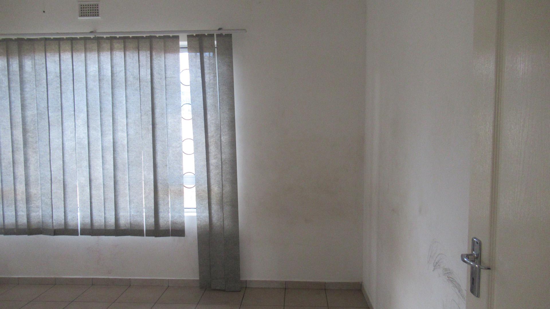 Bed Room 1 - 15 square meters of property in Wild En Weide