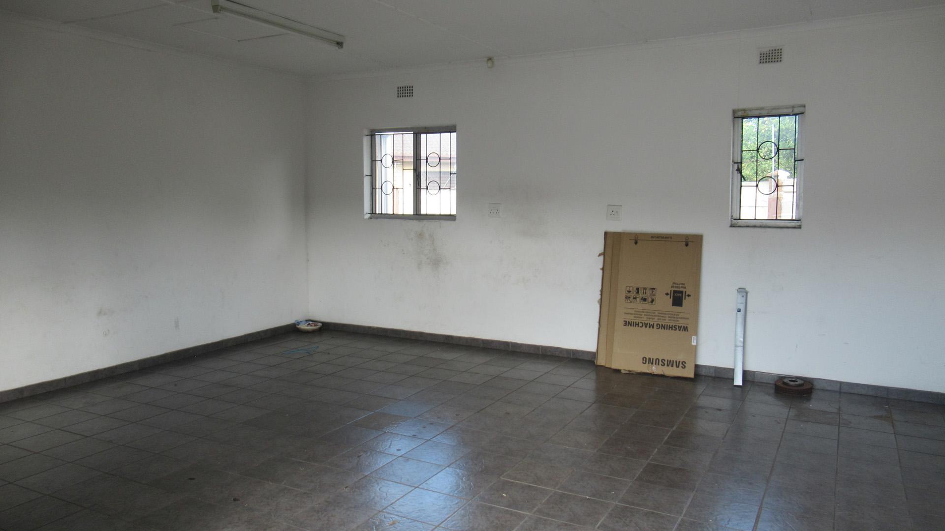 Spaces - 5 square meters of property in Wild En Weide