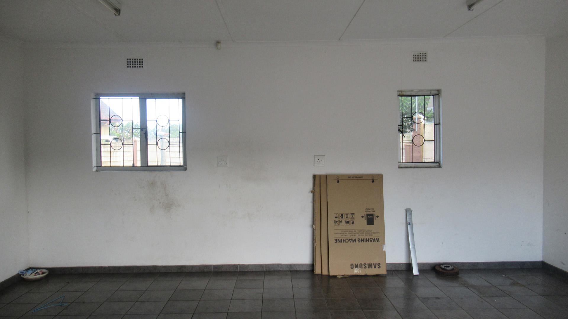 Spaces - 5 square meters of property in Wild En Weide