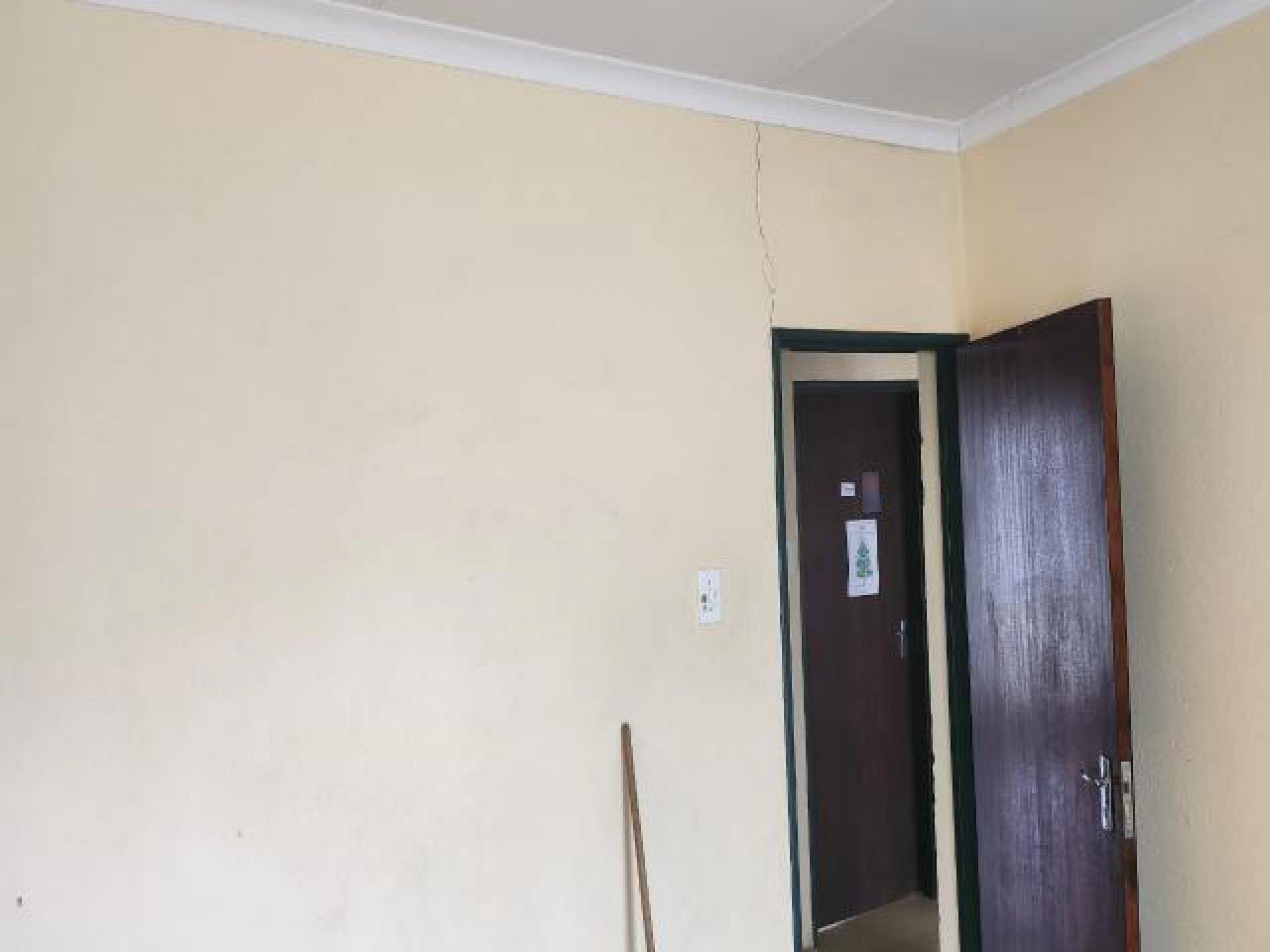 Main Bedroom of property in Steelpoort