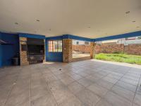 Patio of property in Moreletapark