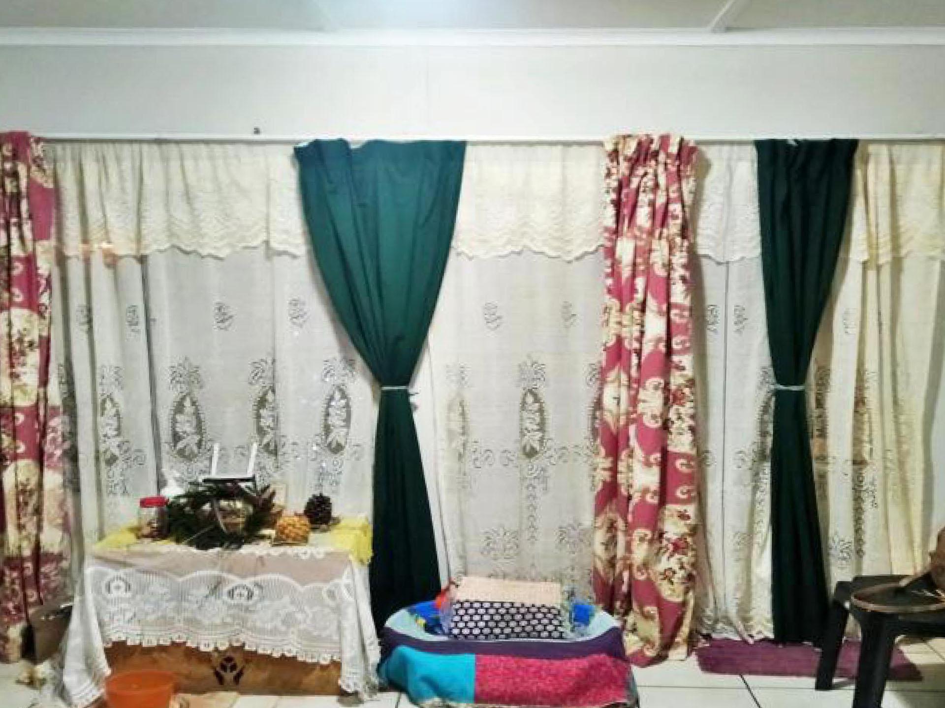 Lounges of property in Kellys View