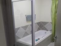 Bathroom 1 of property in Kellys View