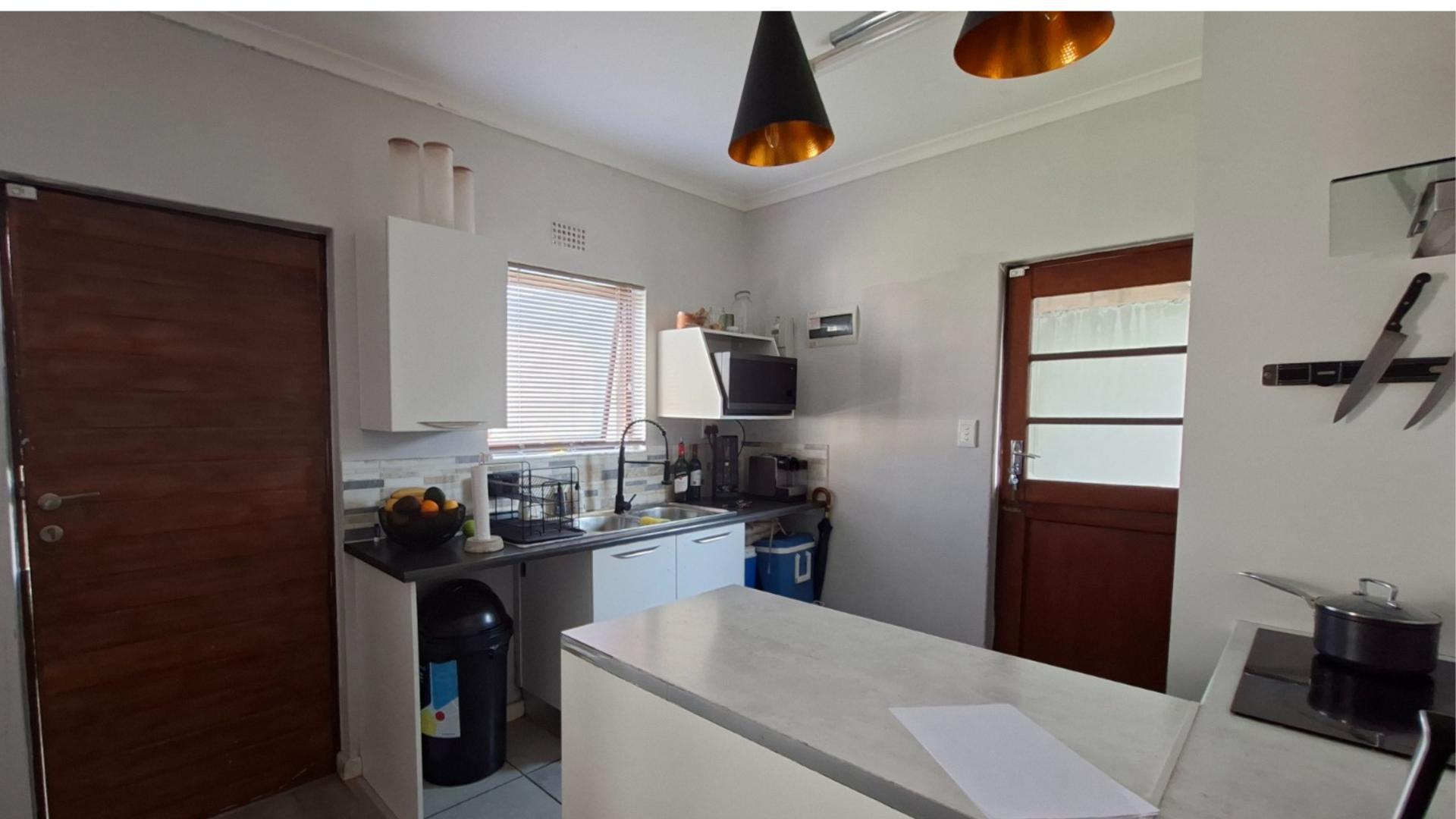 Kitchen of property in Victoria Park