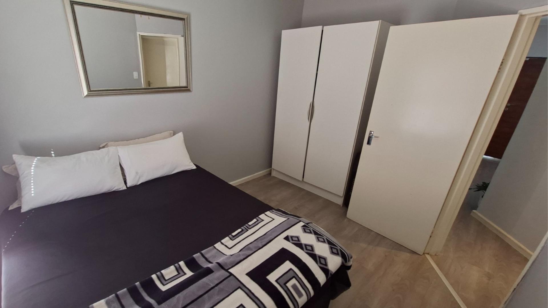 Bed Room 1 of property in Victoria Park